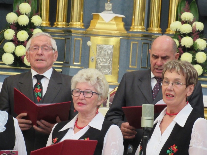 Koncert zespołu Ustronie w kościele pw. Najświętszej Maryi Panny w Rawie Mazowieckiej [ZDJĘCIA]