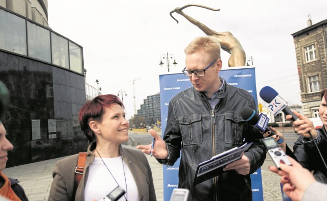 Joanna Czerska-Thomas i poseł Michał Stasiński zaprezentowali projekt bydgoskiego programu in vitro.