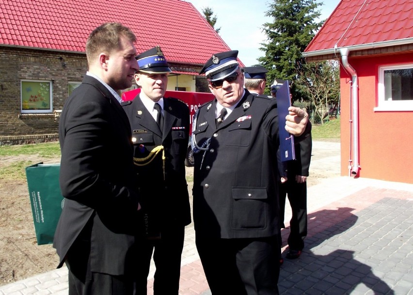 Uroczyste otwarcie i poświęcenie nowej remizy Ochotniczej Straży Pożarnej w Stefanowie