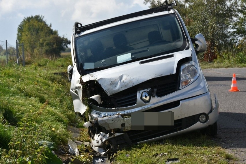 Samochód na autostradzie A4 pod Przylesiem Dolnym wypadł poza trasę [ZDJĘCIA] 