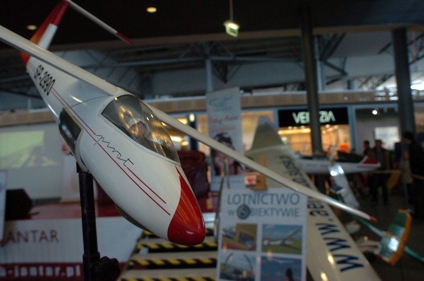 Centrum Handlowe Jantar w Słupsku: Wystawa lotnicza w słupskim centrum handlowym [FOTO+WIDEO]