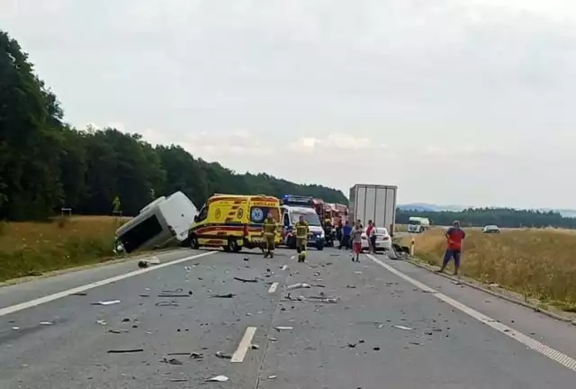 Wypadek na drodze krajowej nr 46 pomiędzy Paczkowem a Złotym Stokiem.