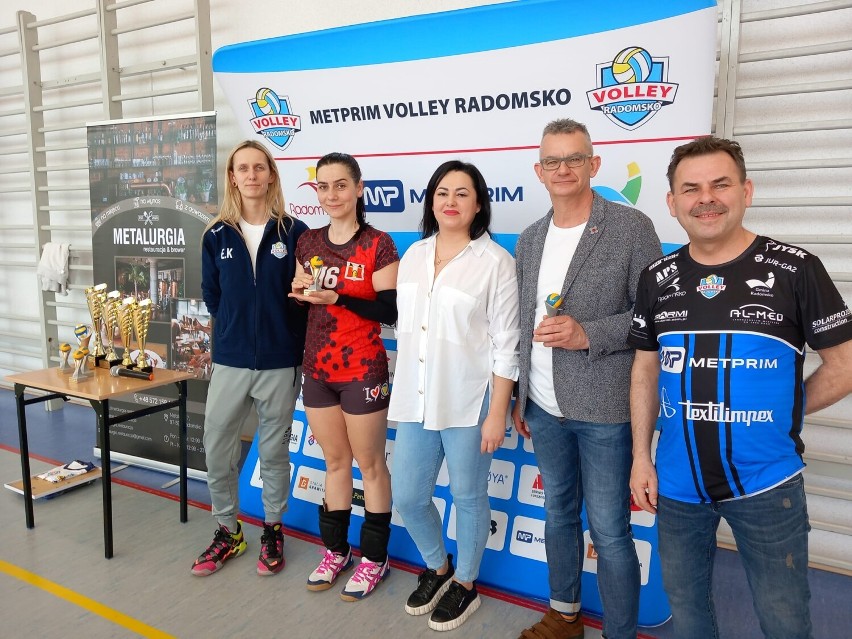Turniej Metalurgia CUP Radomsko 2023. Najlepsze siatkarki METPRIM Volley Radomsko. ZDJĘCIA