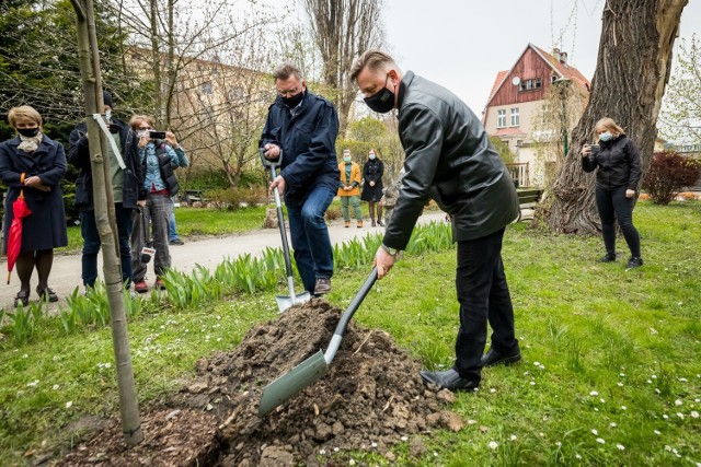 Głównym celem projektu jest szersze udostępnienie tej przestrzeni lokalnej społeczności, w tym seniorów i osób z niepełnosprawnościami. Poprawią się także warunki dla prowadzonej działalności dydaktyczno-edukacyjnej oraz naukowej.