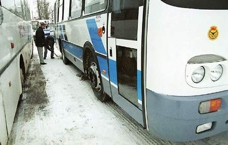 Z powodu śnieżnych zamieci niektóre kursy autobusów PKS zostały odwołaneElbląg. Dotkliwy atak zimy