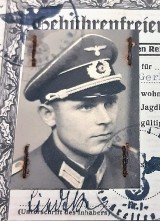 Historia - II wojna światowa. Żołnierz niemiecki to ukrył. Zdjęcia