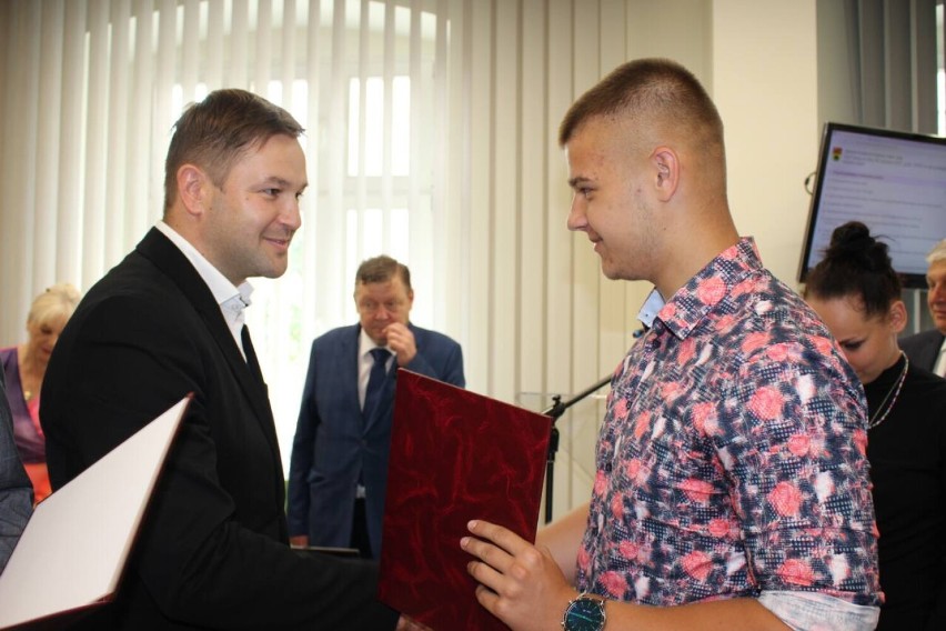 Uroczystość wręczenia nagród zawodnikom i trenerowi klubu Sporty Walki Rawicz