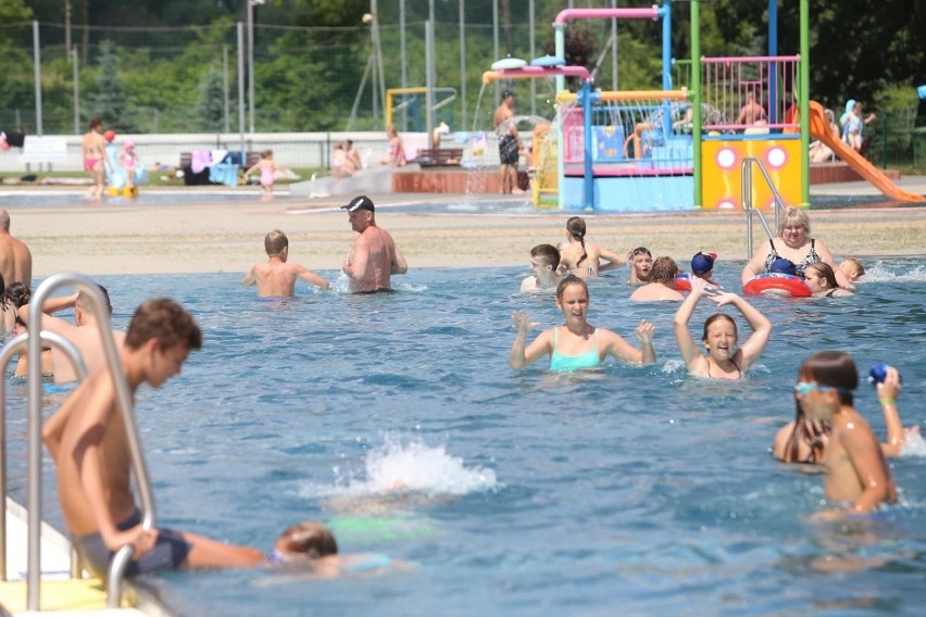 Bon 500 zł dla nauczycieli. DLA KOGO? Jak otrzymać 500+? OD KIEDY bon nauczycielski? Wniosek do pobrania 4.12