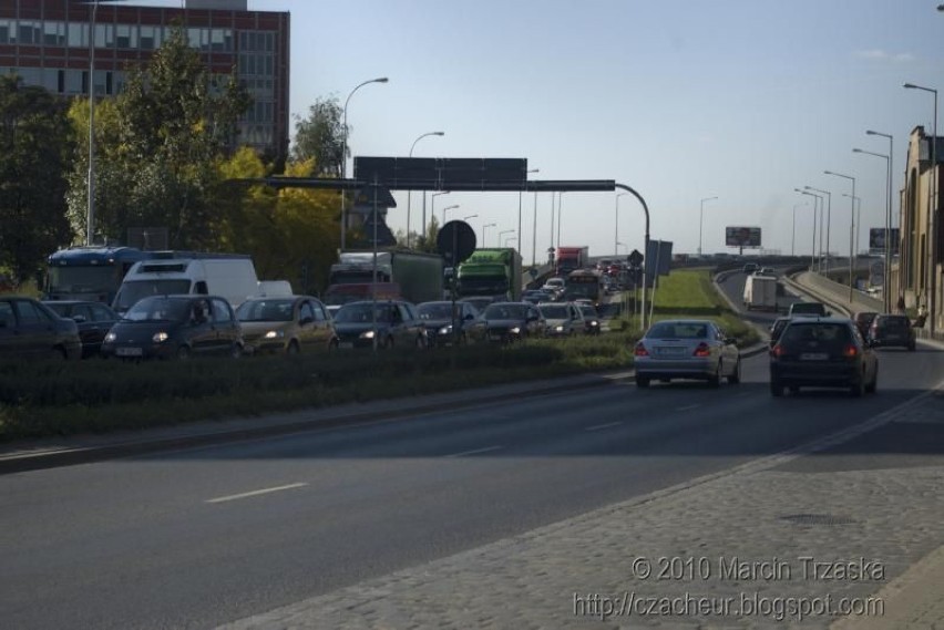 Gądowianka przy skrzyżowaniu z ul. Grabiszyńską - także...