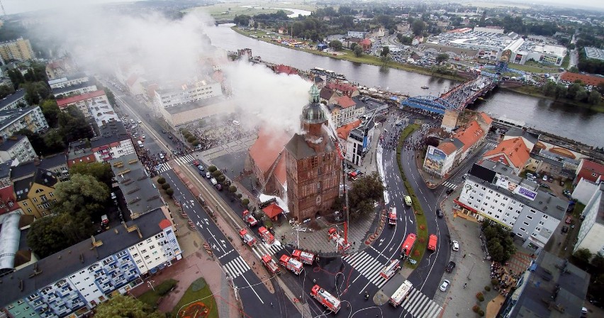 Po pożarze katedry w Gorzowie kuria poinformowała, gdzie...