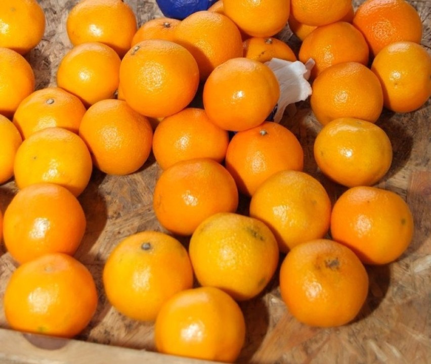 Natomiast pomarańcze można było kupić w cenach zaczynających...