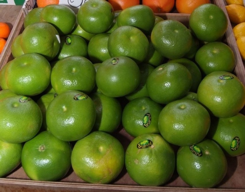 Grejpfruty kupimy już od 3,49 zł/kg, a cytryny mogą się...