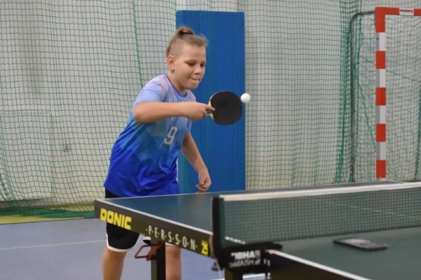 Turniej tenisa stołowego szkół podstawowych z Mysłowic.