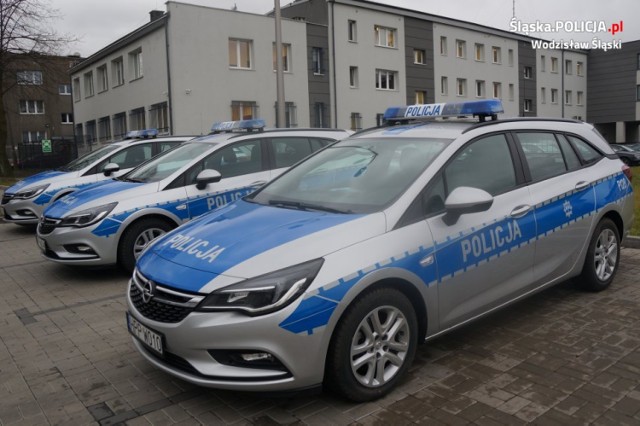 Sześć nowych radiowozów trafiło do policjantów z powiatu wodzisławskiego