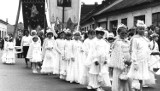 Boże Ciało w Radomsku. Tak kiedyś wyglądały procesje na radomszczańskich ulicach. ARCHIWALNE ZDJĘCIA