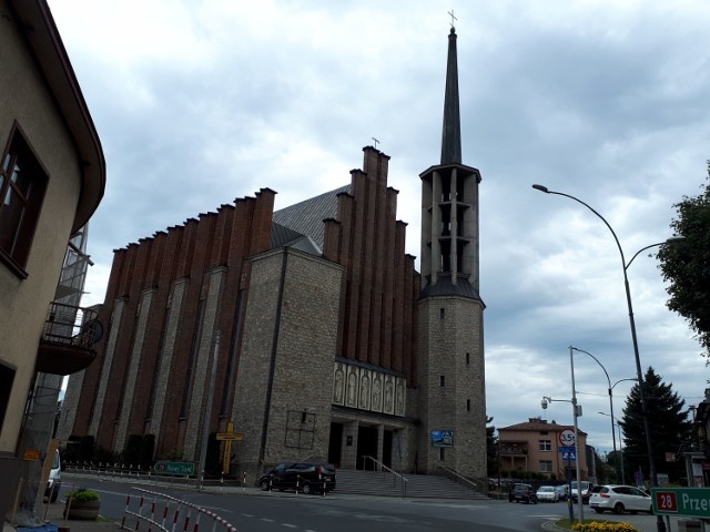 Od poniedziałku jest tylko jedna msza w klasztorze.