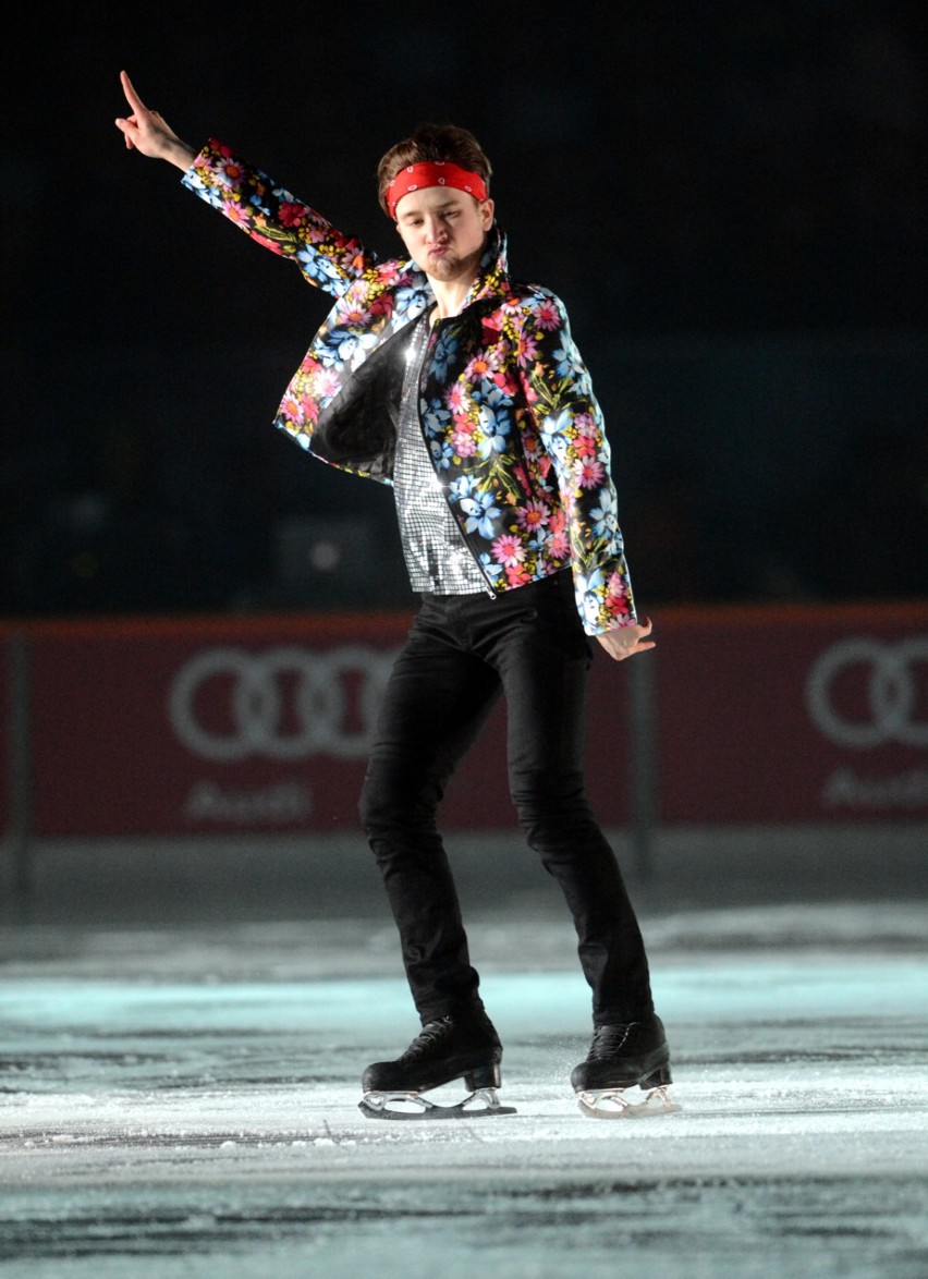 Kings on Ice. Popis łyżwiarskich umiejętności na Stadionie...