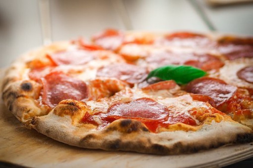 6. Pizza Italia - Piec opalany Drewnem...