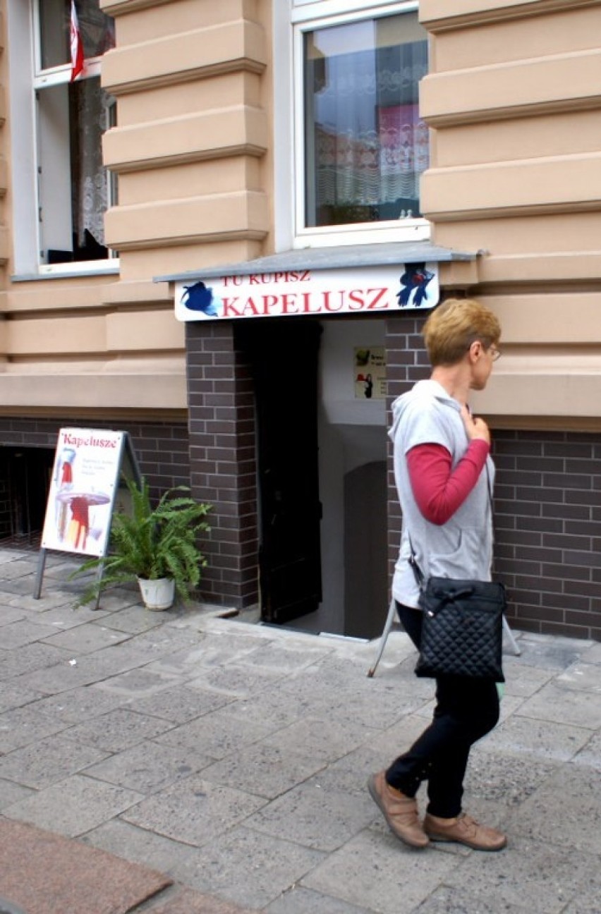 Dobre praktyki w Szczecinie. Typiary zrobią szyld dla sklepu z kapeluszami