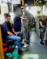 Kamera nagrała złodziei miedzianych kabli. Wieźli je autobusem przez całe Puławy