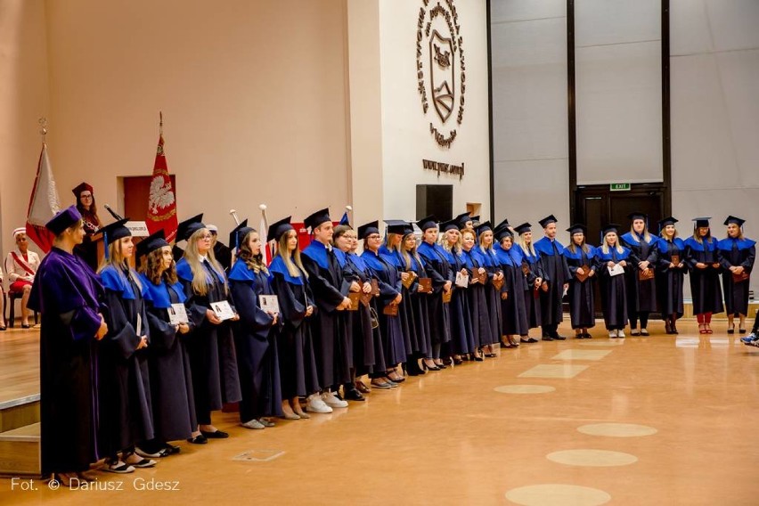 Wałbrzych: Absolwenci PWSZ otrzymali dyplomy [ZDJĘCIA]