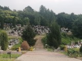 Będzie remont kolejnego odcinka głównej alei na Cmentarzu Komunalnym w Sandomierzu
