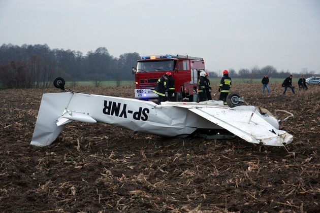 Wrocław: Samolot rozbił się w Szymanowie (ZDJĘCIA)