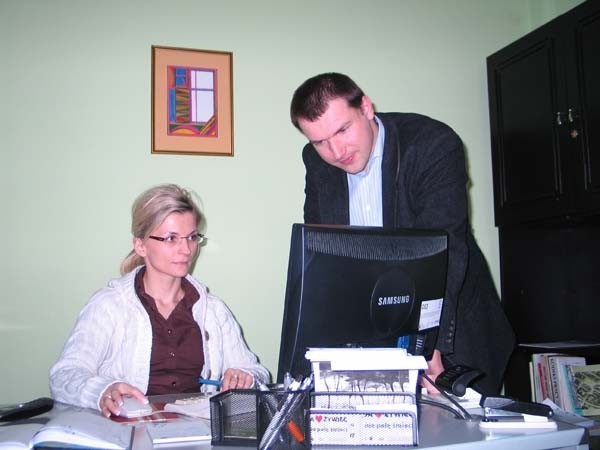 Prawnicy dyżurują od poniedziałku do piątku. Pomocą służą m.in. Adriana Bidzińska i Andrzej Twardysko