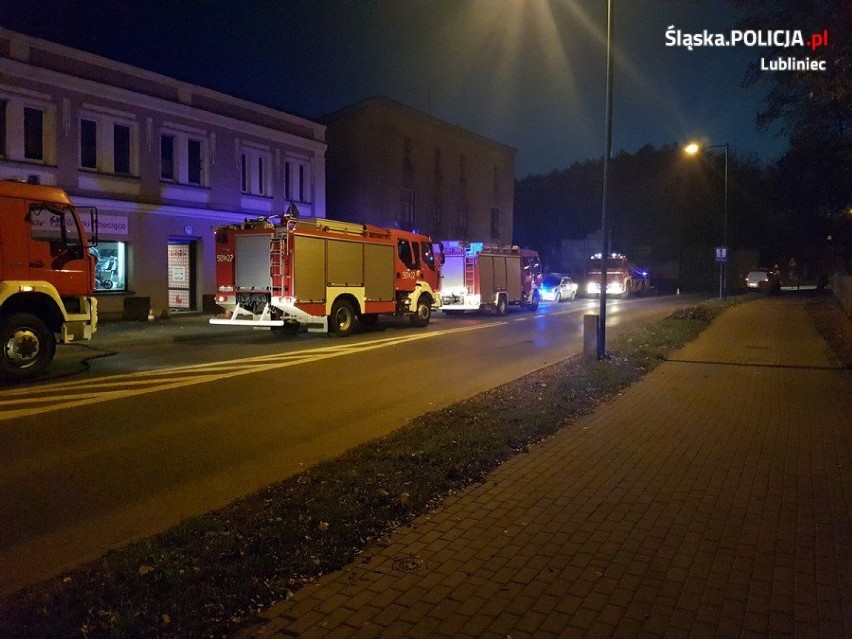 Lubliniec: ewakuacja mieszkańców kamienicy przy ul. Piłsudskiego. Doszło do pożaru sadzy w przewodzie kominowym ZDJĘCIA