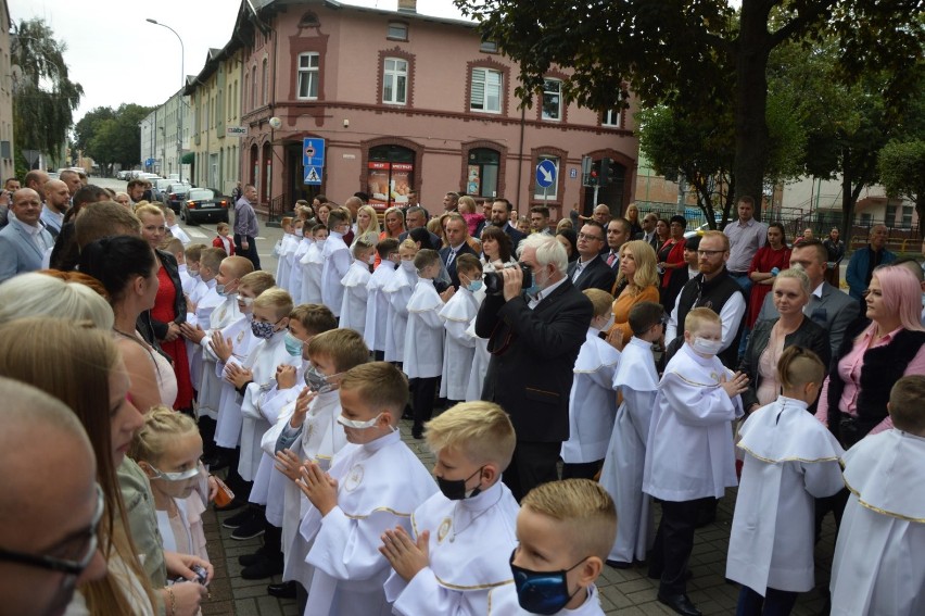 Lębork. Uroczystość I Komunii Świętej w kościele NMP Królowej Polski