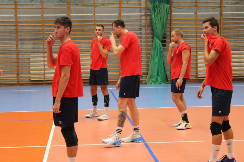 Siatkarze WKS Wieluń intensywnie przygotowują się do nowego sezonu. Trenowali też wspólnie z zawodnikami Barkomu Każany Lwów ZDJĘCIA