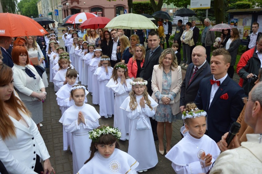 Pierwsza Komunia Święta w parafii NMP Królowej Polski w Lęborku 2019. Jak było przed rokiem?