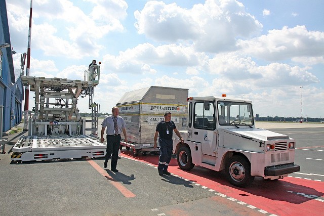 Przez pierwszych siedem miesięcy 2013 roku dział Cargo Portu Lotniczego w Łodzi odprawił 1612 ton towarów.