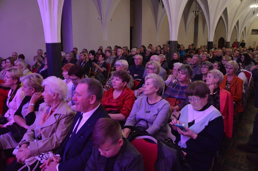 Opera w zamku w Malborku [ZDJĘCIA, WIDEO]. Rozśpiewany wieczór w Sali Siedmiofilarowej Muzeum Zamkowego