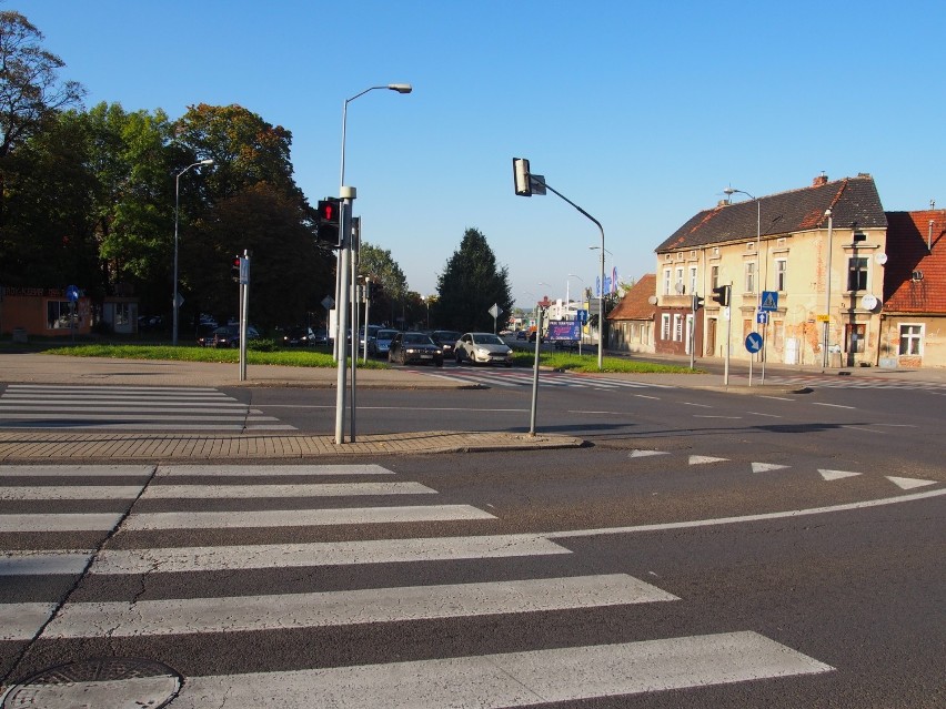 Obecnie po ul. Dąbrówki jeżdżą już zupełnie inne auta