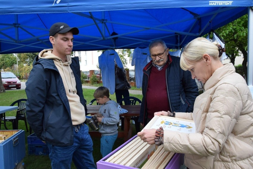 Młodzież i dorośli mieli okazję poznać bliżej znaczenie...