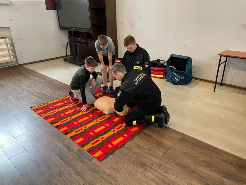 Prelekcje jasielskich strażaków z KP PSP dla uczniów