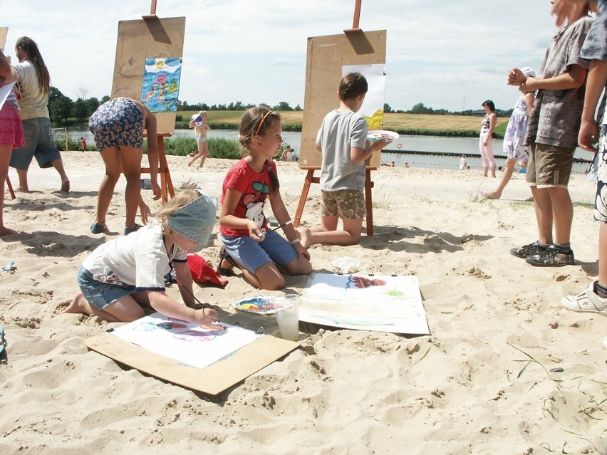 Śrem: Śremski Ośrodek Kultury zorganizował zajęcia na miejskiej plaży (ZDJĘCIA)