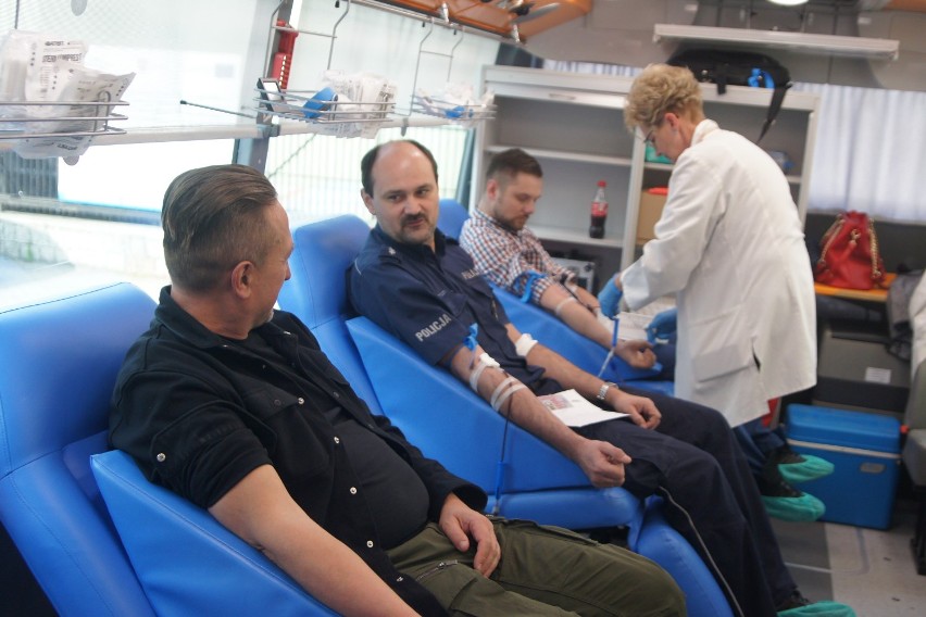 Policja w Kaliszu zorganizowała akcję krwiodawstwa. ZDJĘCIA