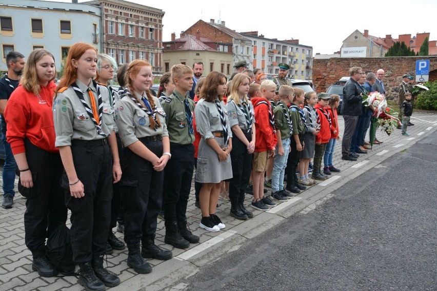 Przy Pomniku Chwały Oręża Polskiego w Sulechowie odbyły się...