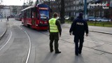 Żołnierze z policjantami na bytomskich ulicach. Kary mogą wynieść do 30 tys. zł