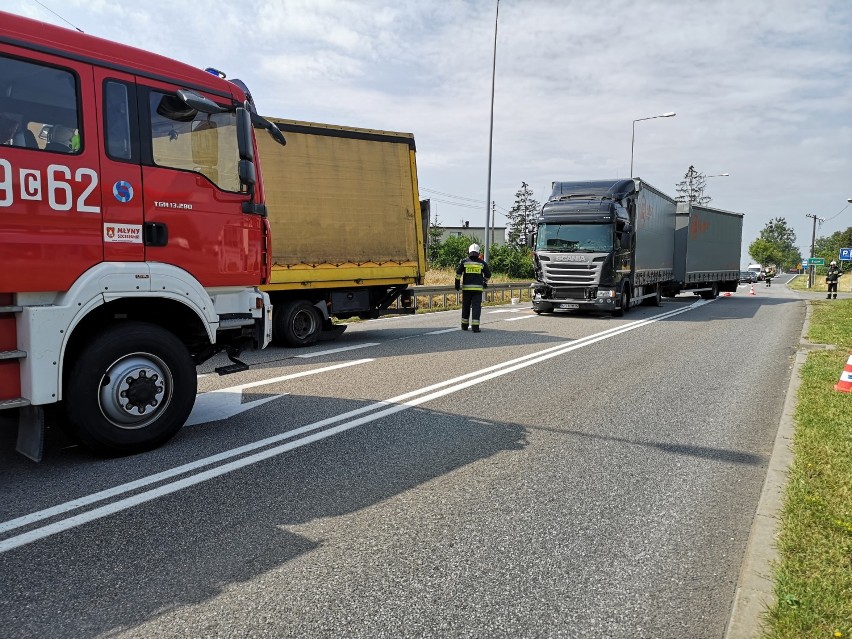 Wypadek w Łasinie. Zderzyły się dwa samochody ciężarowe