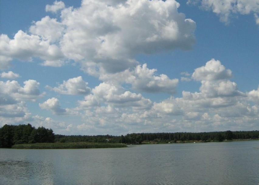 Chmury nad jeziorem Bronkowskim.Fot. Dorota Michalczak