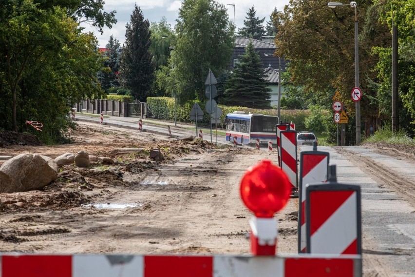 Ruch wahadłowy obowiązuje na około 400-metrowym odcinku...