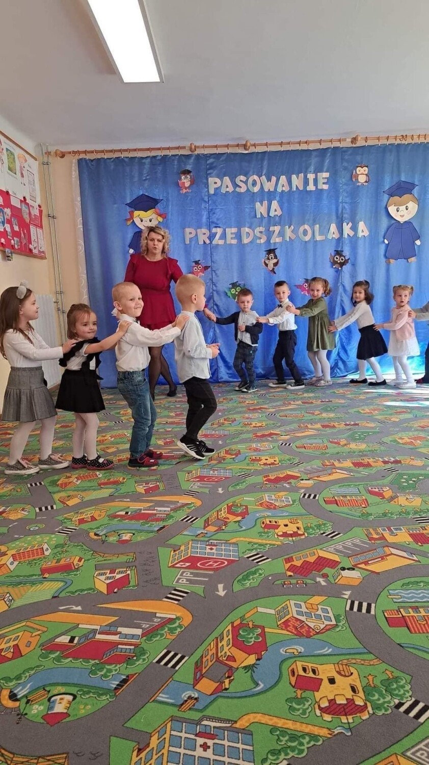 Wielki dzień dla przedszkolaków z Bajkowego Zakątka w Opatowie. Zobacz zdjęcia z uroczystości pasowania na przedszkolaka