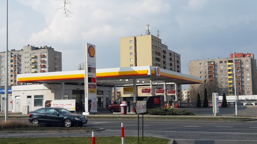 Shell, ul. Ozimska

PB - 4,52 zł/4,96 zł
ON - 4,69 zł/5,18...