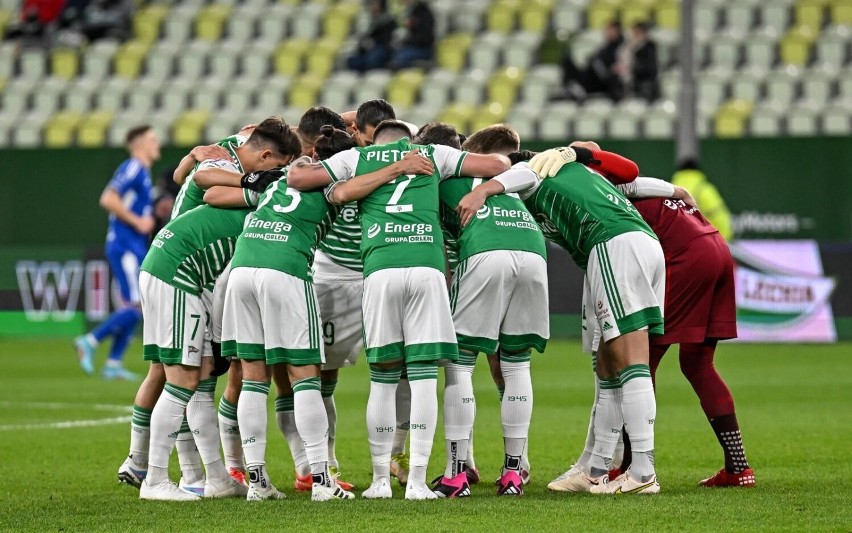 Górnik Zabrze - Lechia Gdańsk 4.02.2023 r. Poznaliśmy skład biało-zielonych. Wrócili Jarosław Kubicki i Flavio Paixao?