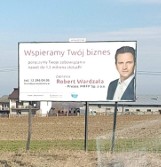 Robert Wardzała reklamuje fundusz, którego prezesem już nie jest. Władze Małopolski żądają wycofania billboardów z jego zdjęciem
