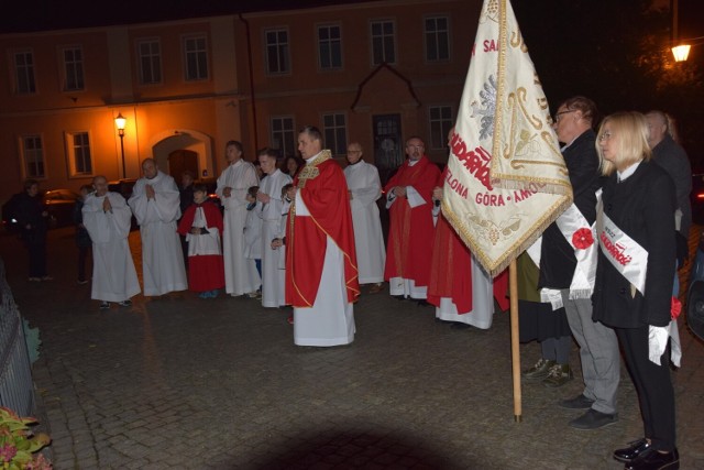 NSZZ "Solidarność" Region Zielonogórski modliła się w konkatedrze św. Jadwigi w 38. rocznicę męczeńskiej śmierci błogosławionego ks. Jerzego Popiełuszki
