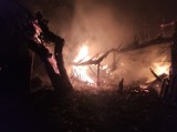 W Mędrzechowie na Powiślu Dąbrowskim spłonęła kolejna stodoła. To drugi duży pożar w ciągu tygodnia w tej miejscowości. Ludzie się niepokoją